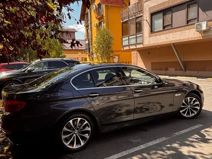 BMW Seria 5 F10/F11/F07 [2010 - 2017] 520d xDrive AT