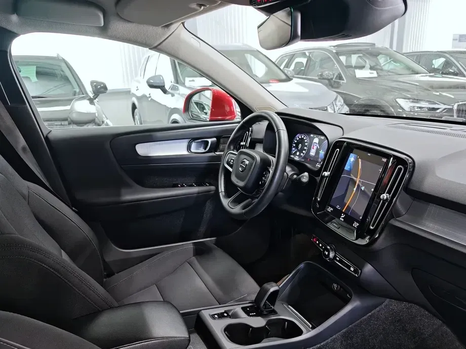 Volvo XC 40 T4 Recharge DKG Inscription Expression — imagine 6