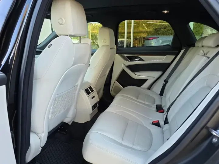 Jaguar F-Pace D200 AWD R-Dynamic SE