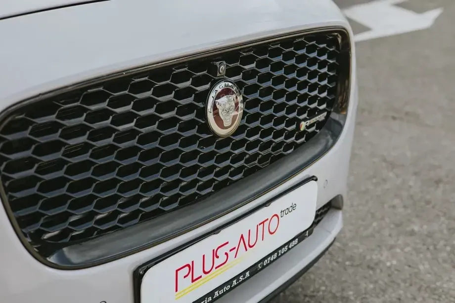 Jaguar E-Pace D180 AWD R-Dynamic SE — imagine 5