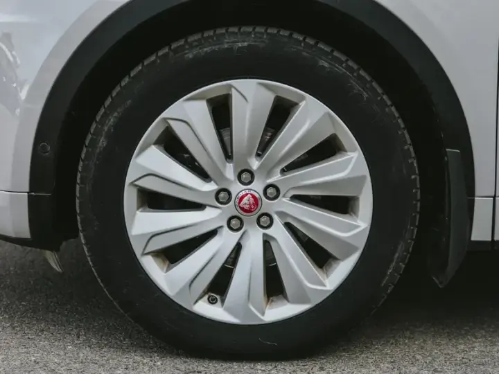 Jaguar E-Pace D180 AWD R-Dynamic SE