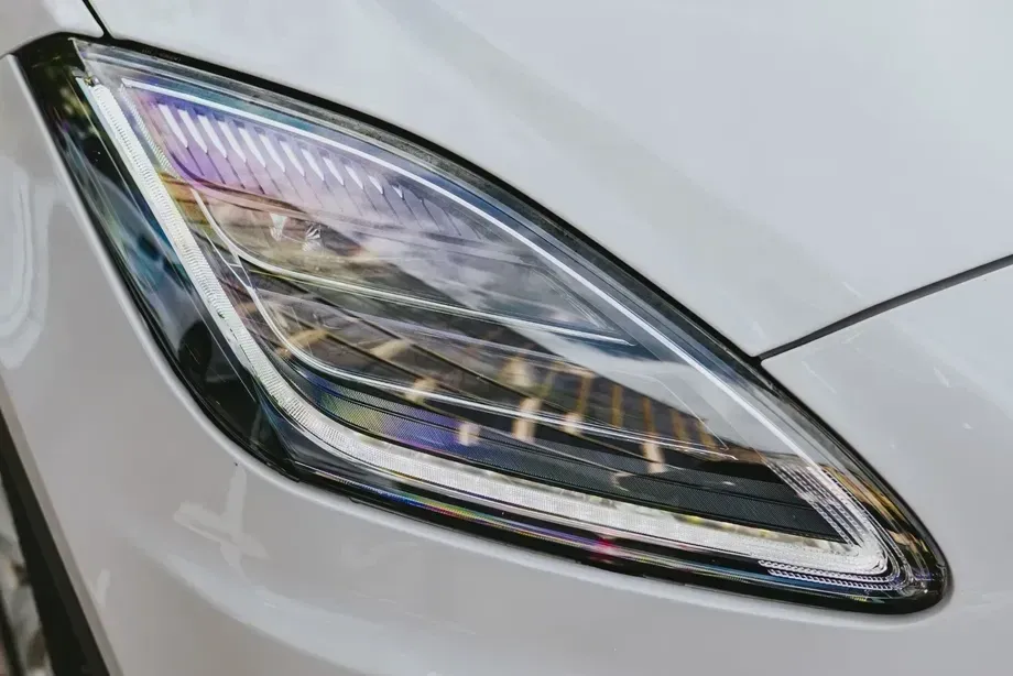 Jaguar E-Pace D180 AWD R-Dynamic SE — imagine 4