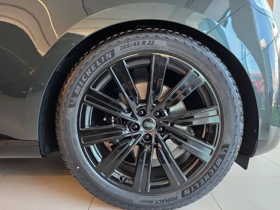 Land Rover Range Rover V 3.0 Si6 P460 PHEV HSE — imagine 4