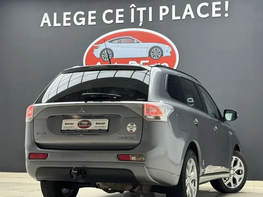 Mitsubishi Outlander — imagine 4