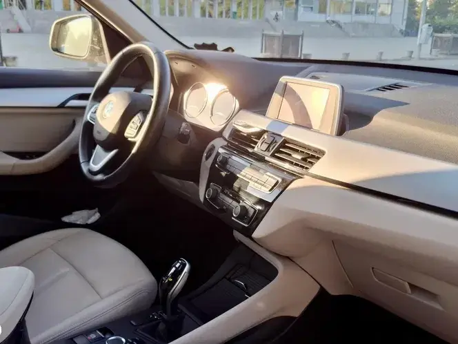 BMW X1 sDrive18i AT