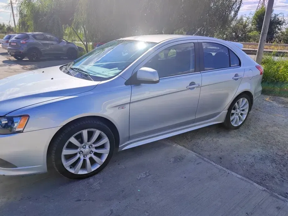 Mitsubishi Lancer X 2.0 DI-D Inform — imagine 2