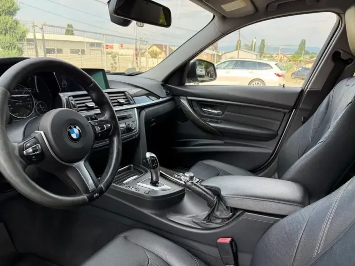 BMW Seria 3 318d Aut. Luxury Line