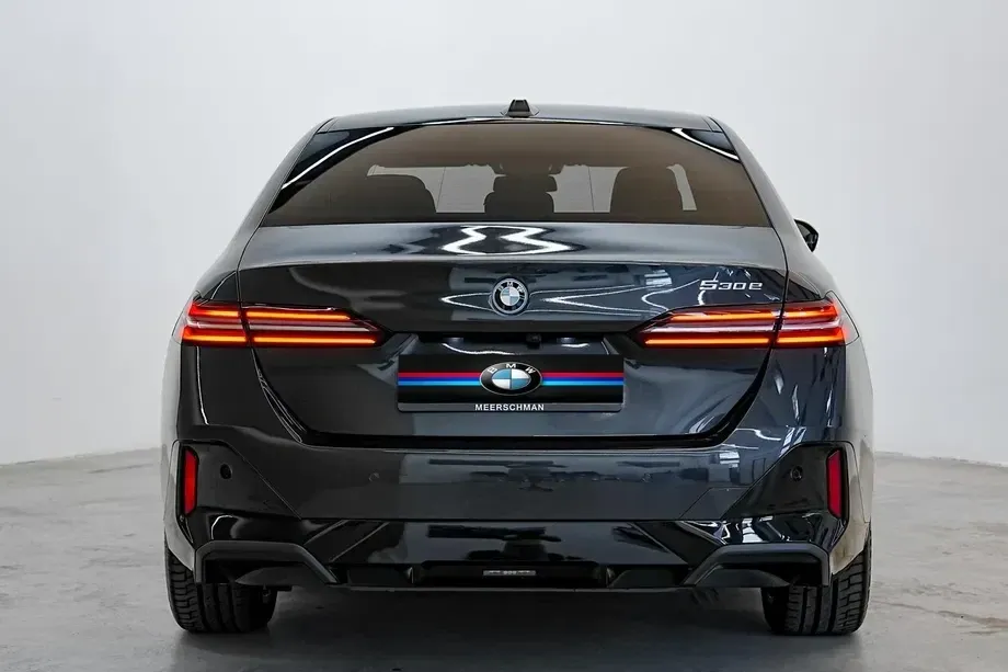 BMW Seria 5 530e Aut. — imagine 6