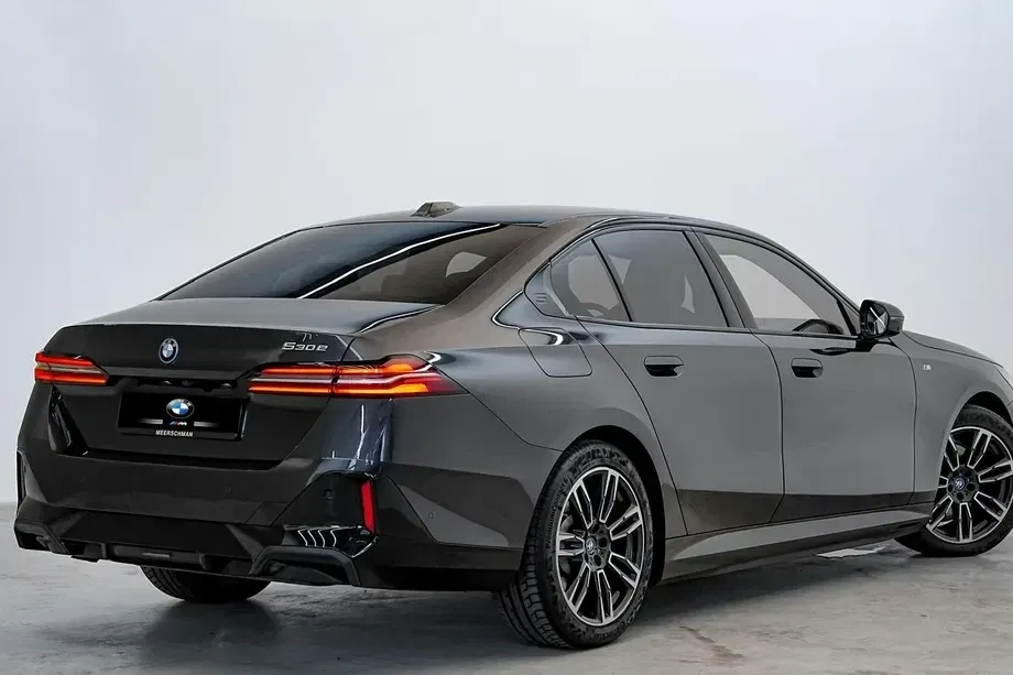 BMW Seria 5 530e Aut. — imagine 5