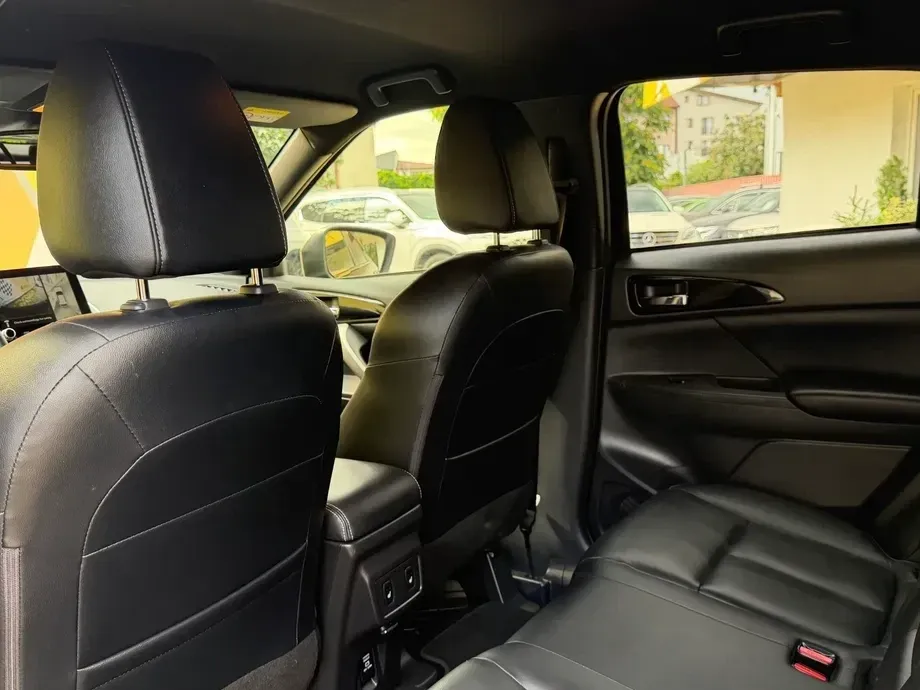 Mitsubishi Eclipse Cross 4WD Select Black — imagine 6