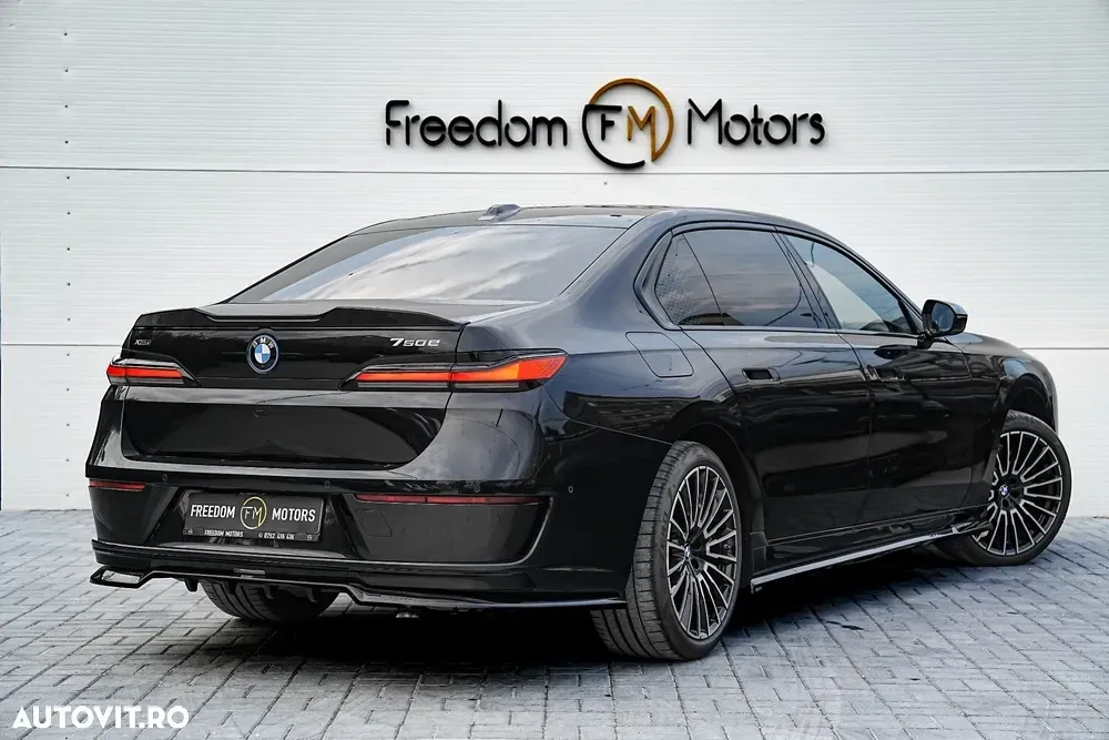 BMW Seria 7 G70 [2022-Prezent] — imagine 4