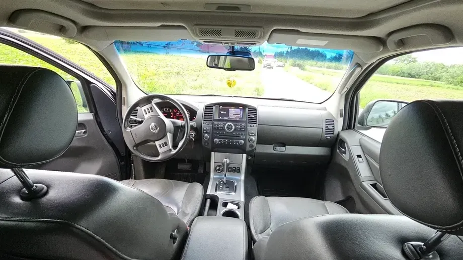 Nissan Navara III — imagine 4