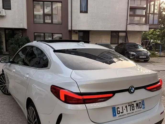 BMW Seria 2 218d AT