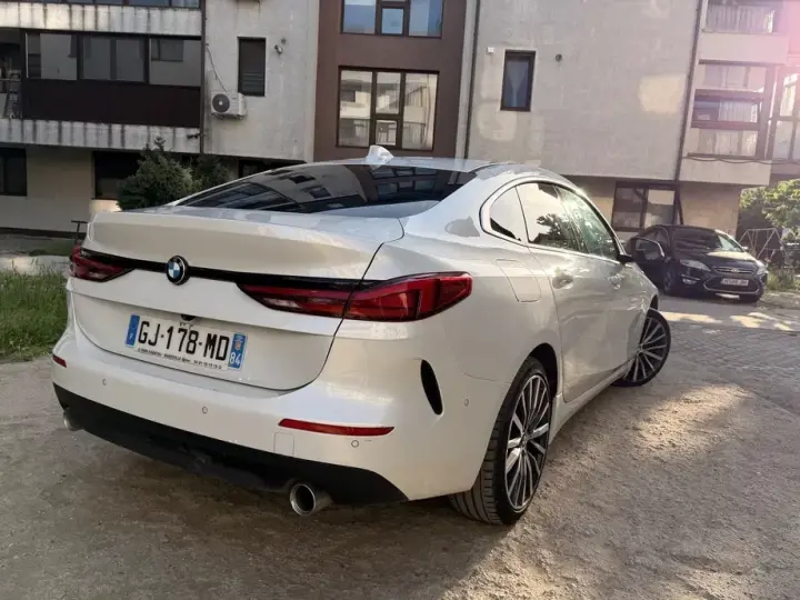 BMW Seria 2 218d AT