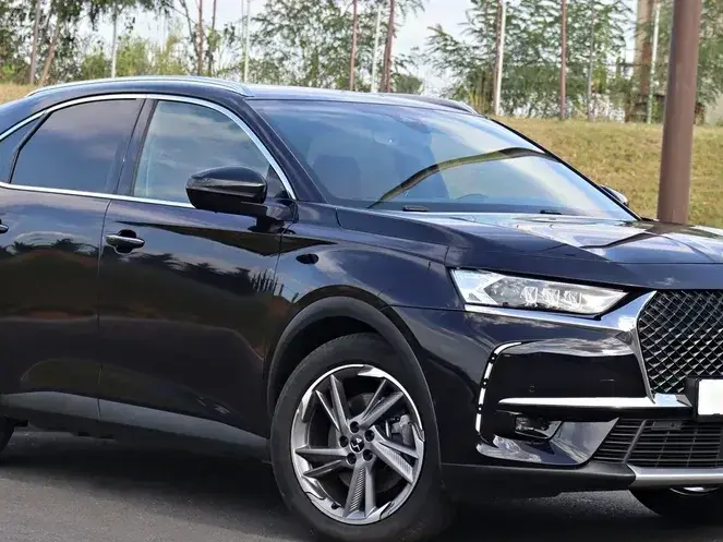 DS Automobiles DS 7 Crossback 4x4 300 OPERA