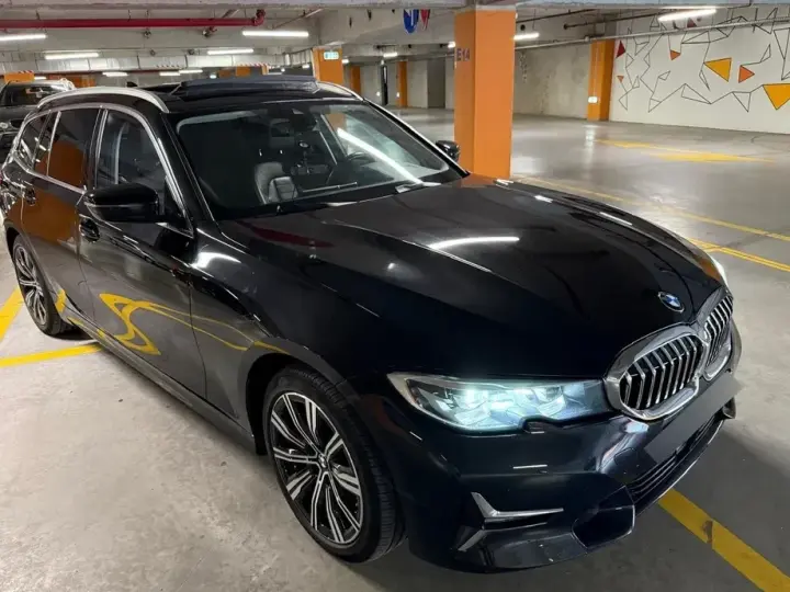 BMW Seria 3 320d xDrive AT MHEV