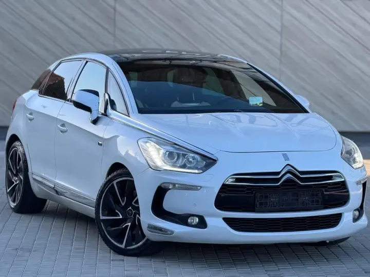 Citroën DS5 Hybrid4 EGS6 SportChic