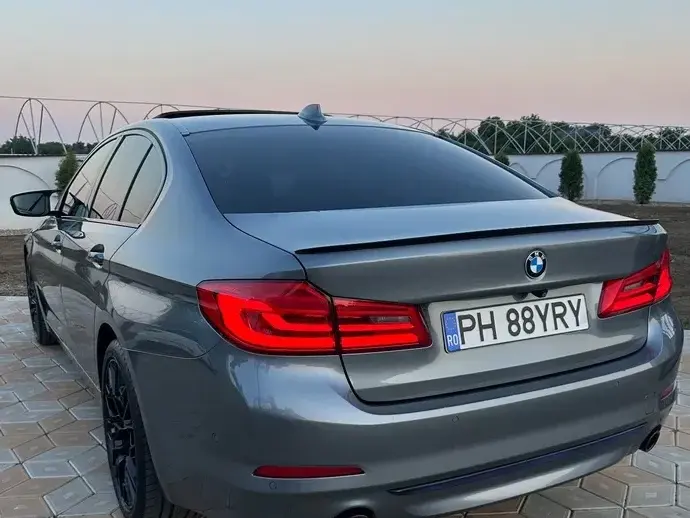 BMW Seria 5 520d Aut. Sport Line