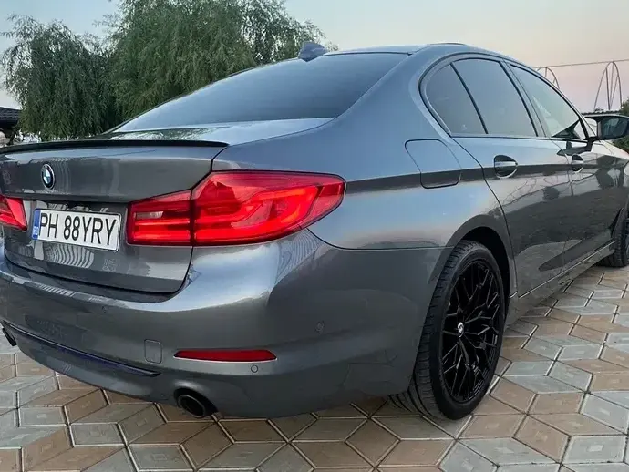 BMW Seria 5 520d Aut. Sport Line