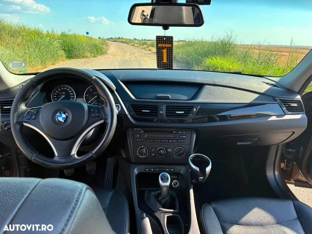 BMW X1 sDrive18d — imagine 6