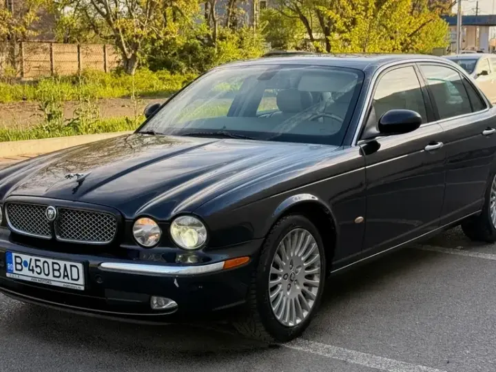 Jaguar XJ