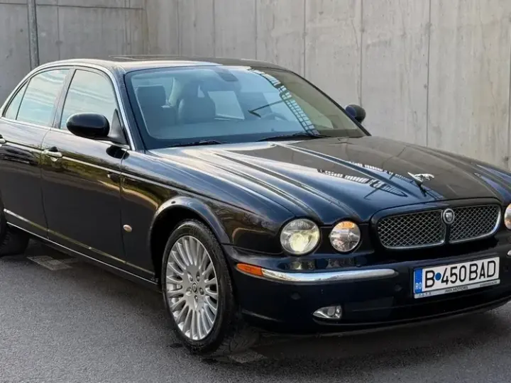 Jaguar XJ