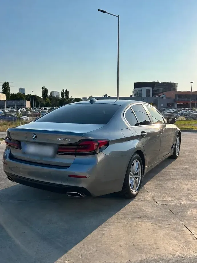 BMW Seria 5 G30/G31 520e AT PHEV — imagine 5