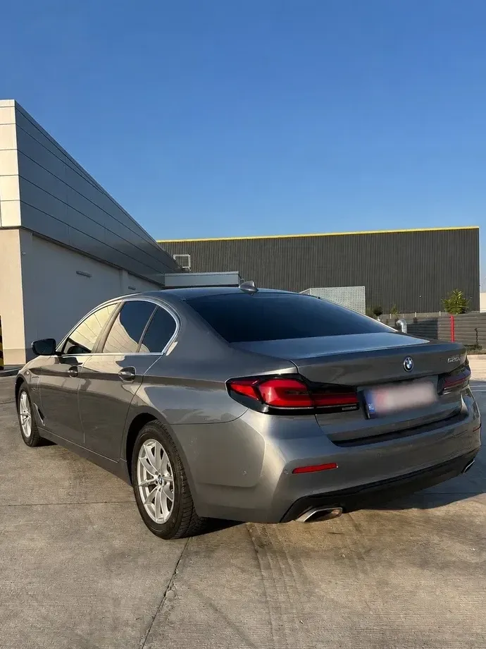 BMW Seria 5 G30/G31 520e AT PHEV — imagine 3