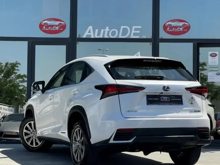 Lexus NX I
