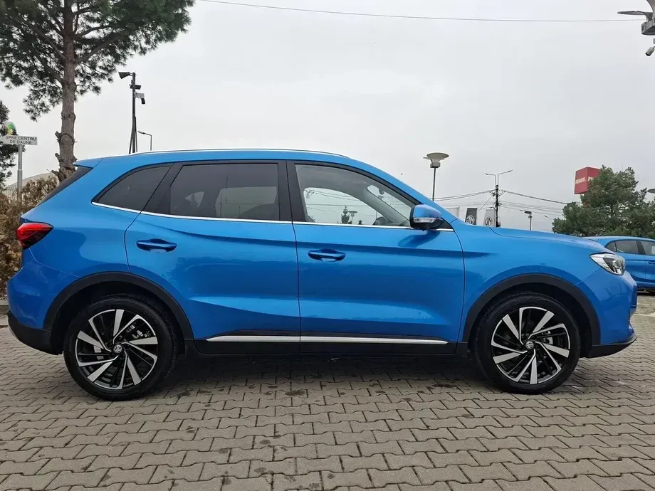 MG ZS HEV Hybrid+ Luxury — imagine 5