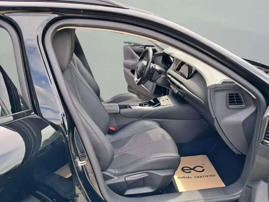 DS Automobiles DS 4 PureTech 130 CROSS TROCADERO — imagine 6