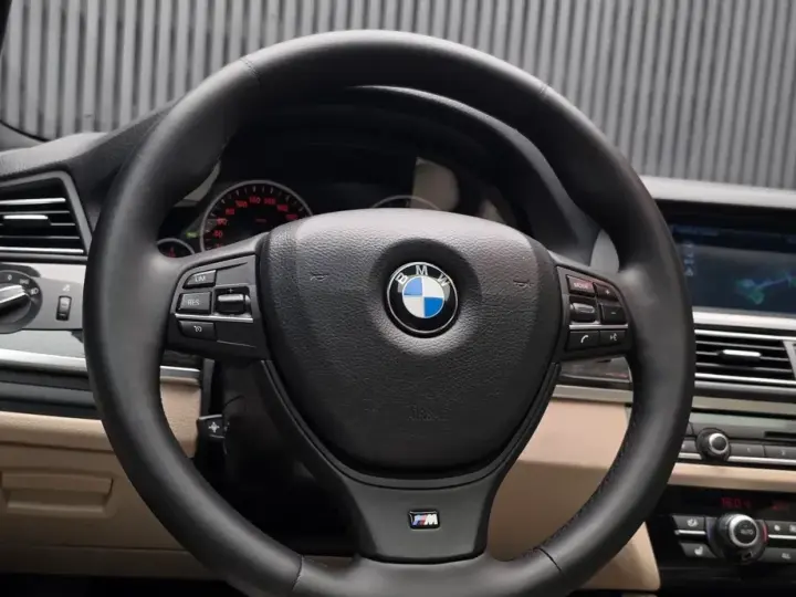 BMW Seria 5 F10/F11/F07 520d Sport-Aut.