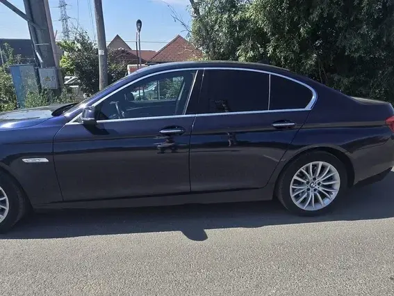 BMW Seria 5 F10/F11/F07 520d xDrive AT