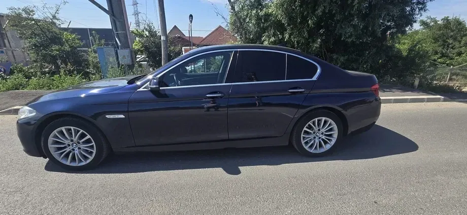BMW Seria 5 F10/F11/F07 520d xDrive AT — imagine 6