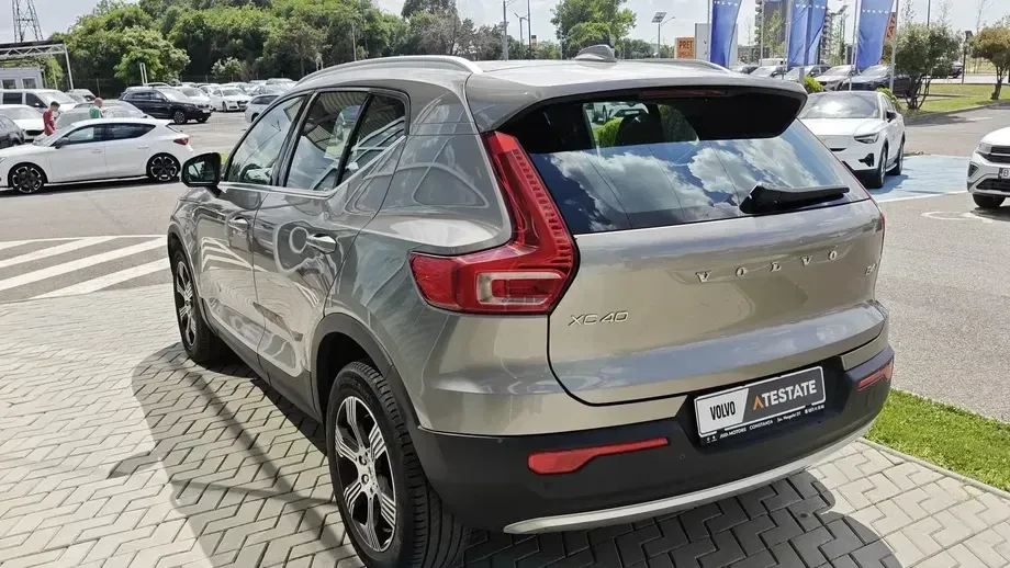Volvo XC 40 B4 AT8 AWD Mild Hybrid Inscription — imagine 4