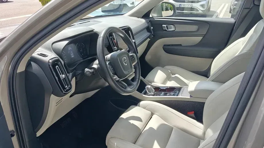 Volvo XC 40 B4 AT8 AWD Mild Hybrid Inscription — imagine 5