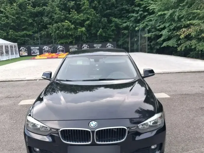 BMW Seria 3 F30/F31/F34 318d Blue Performance