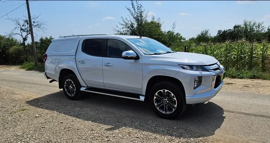 Mitsubishi L200 Double Cab 2.2 DI-D A/T Intense — imagine 3