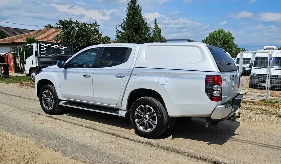 Mitsubishi L200 Double Cab 2.2 DI-D A/T Intense — imagine 5