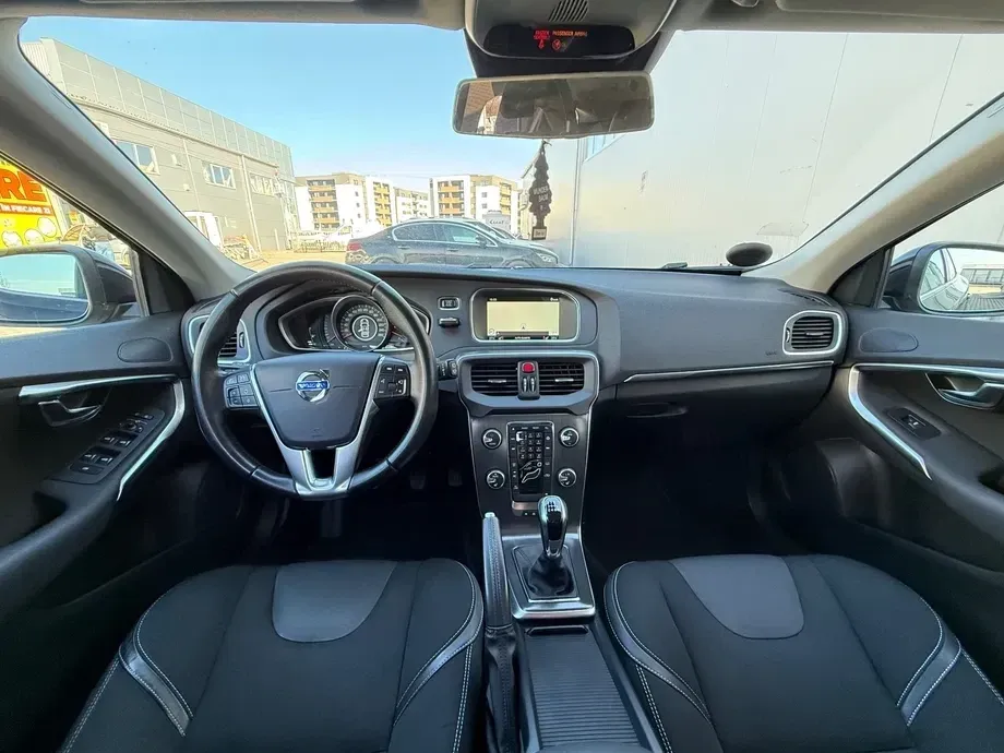 Volvo V40 D2 Pro — imagine 5