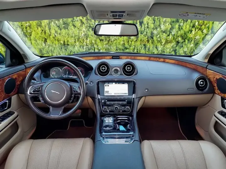 Jaguar XJ 3.0 V6 Kompressor Portfolio