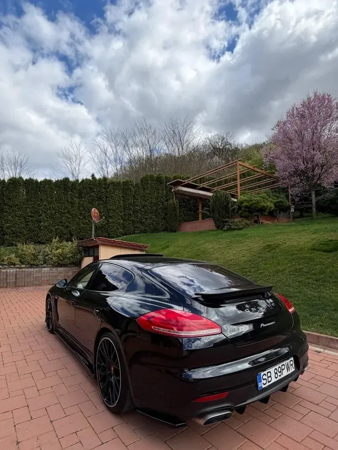 Porsche Panamera — imagine 4