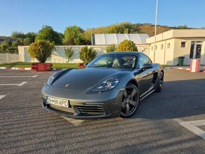 Porsche Cayman 718 PDK