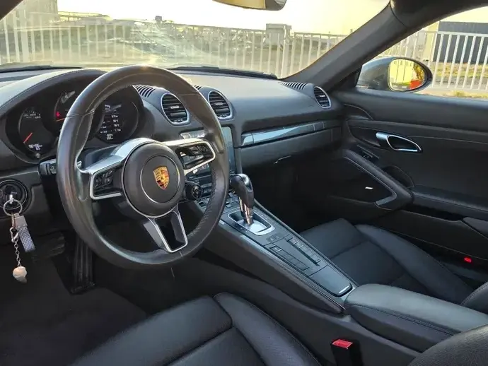 Porsche Cayman 718 PDK