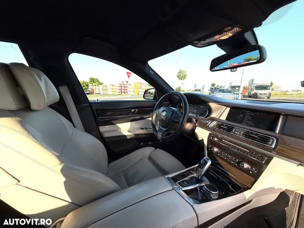 BMW Seria 7 F01/F02 [2008 - 2015] 740Li — imagine 6
