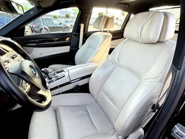 BMW Seria 7 F01/F02 [2008 - 2015] 740Li