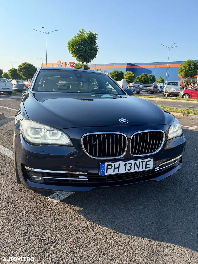 BMW Seria 7 F01/F02 [2008 - 2015] 740Li — imagine 4