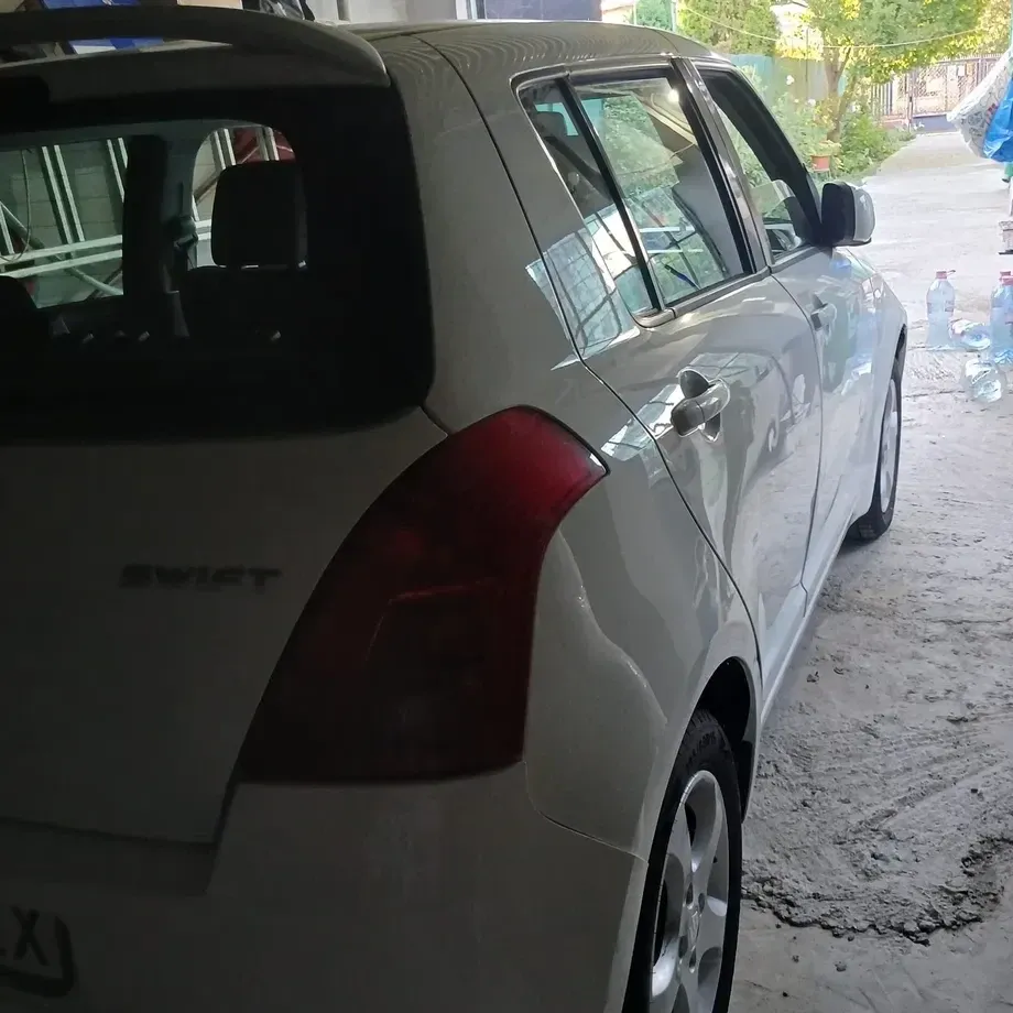 Suzuki Swift I 1.3 Club — imagine 4