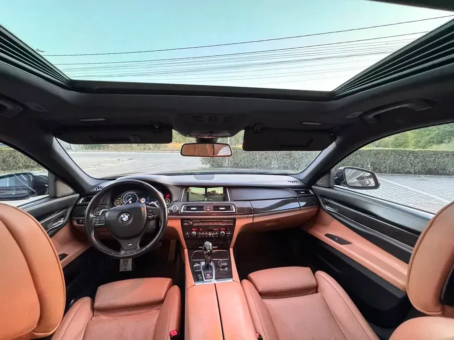 BMW Seria 7 F01/F02 740i Aut. — imagine 5
