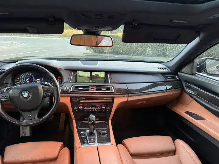 BMW Seria 7 F01/F02 740i Aut.